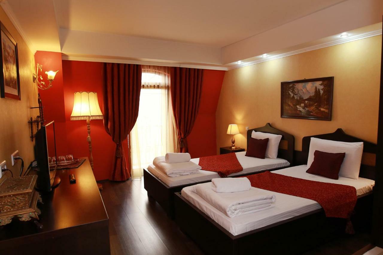 Hotel-Pensiunea Zefir Тимишоара Екстериор снимка