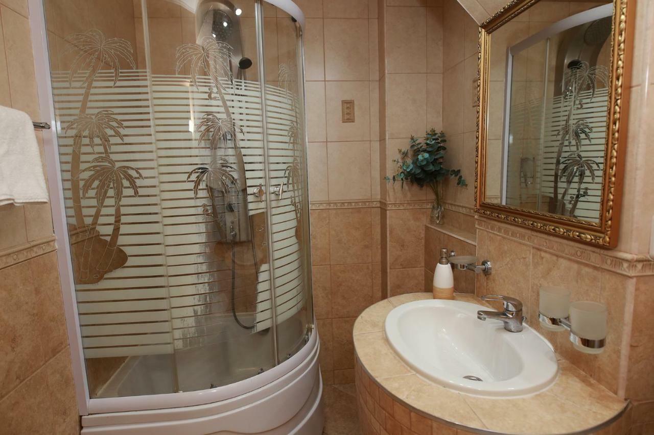 Hotel-Pensiunea Zefir Тимишоара Екстериор снимка