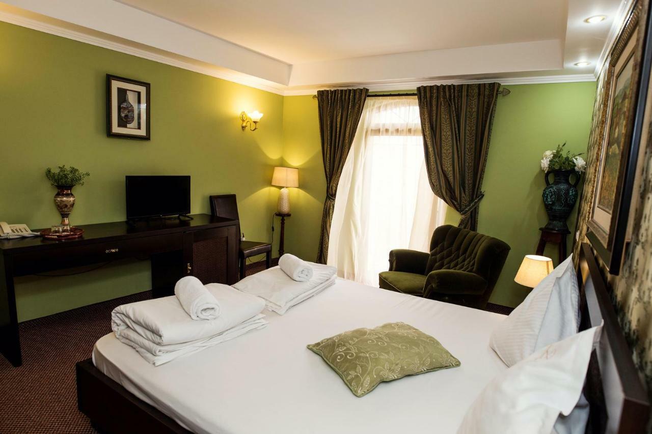 Hotel-Pensiunea Zefir Тимишоара Екстериор снимка