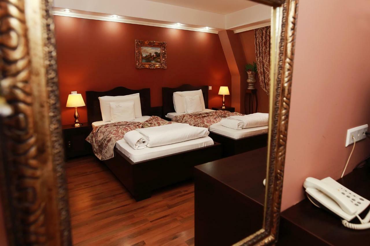 Hotel-Pensiunea Zefir Тимишоара Екстериор снимка